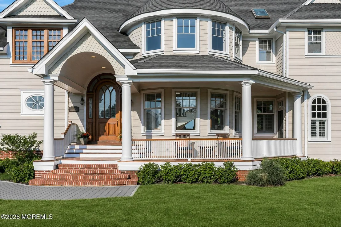 Photo of 229 Comanche Drive