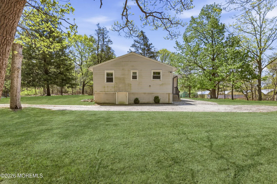 Photo of 517 Newtons Corner Road