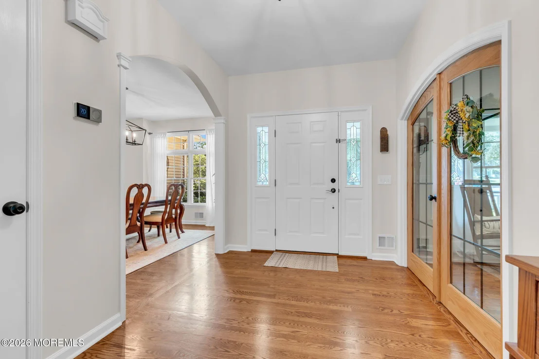 Photo of 2093 Overbrook Drive