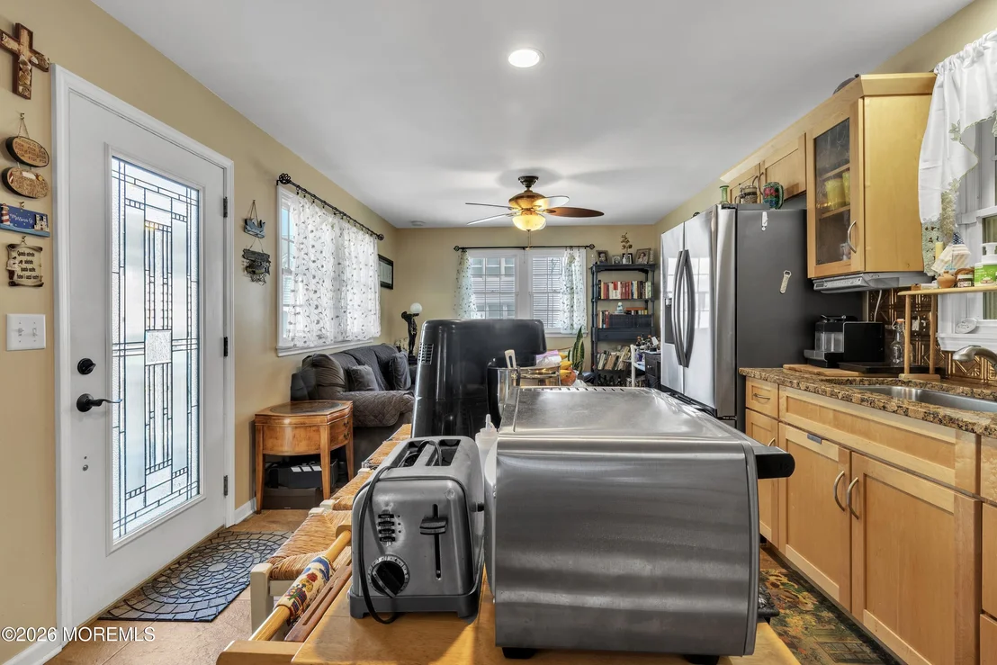 Photo of 46 W Rutherford Lane