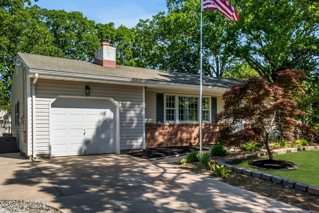 Photo of 424 Cornell Drive