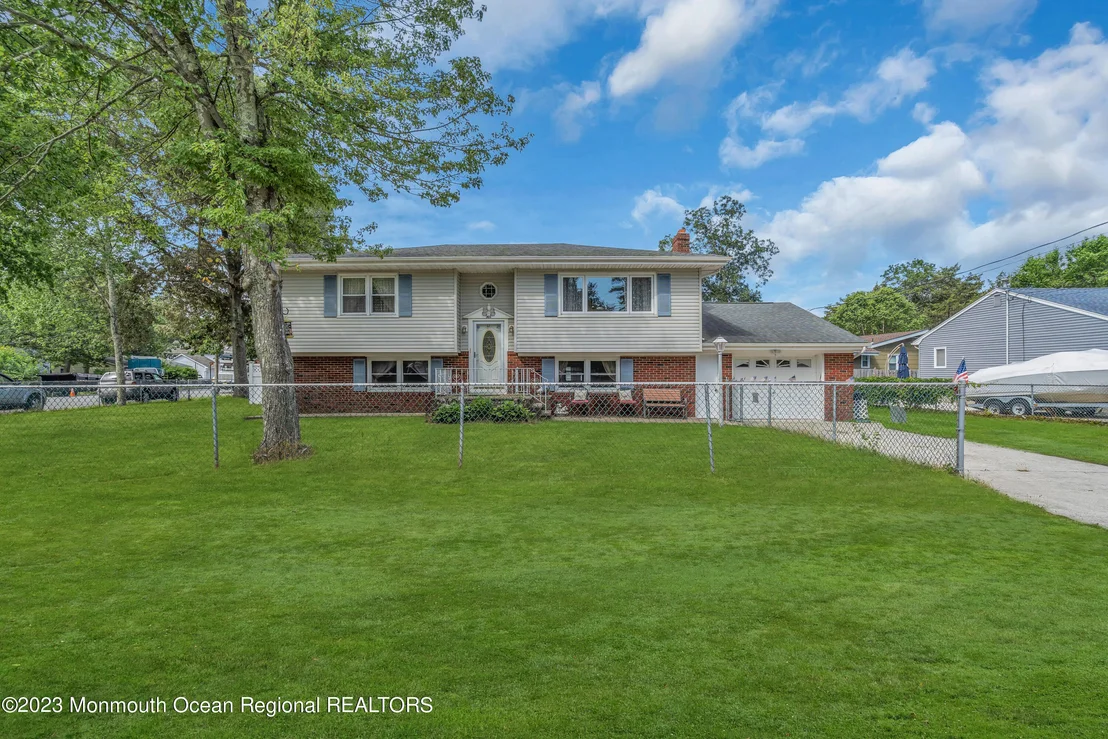 Photo of 303 Station Drive