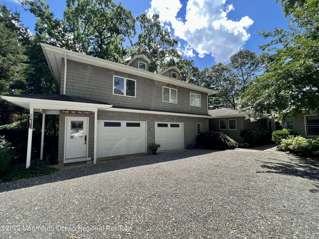 Photo of 2409 Riverside Terrace