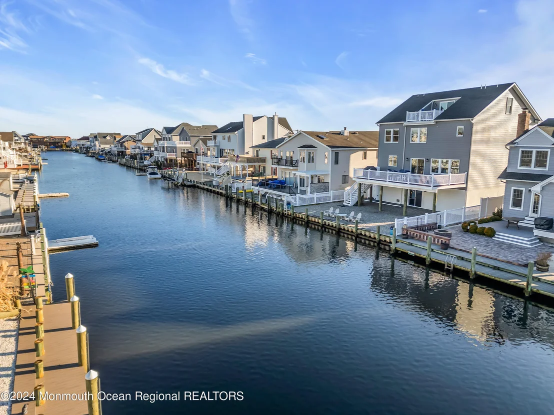 Photo of 106 Saint Lawrence Boulevard