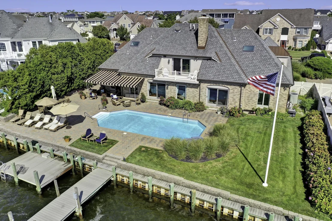 Photo of 207 Pointe Drive