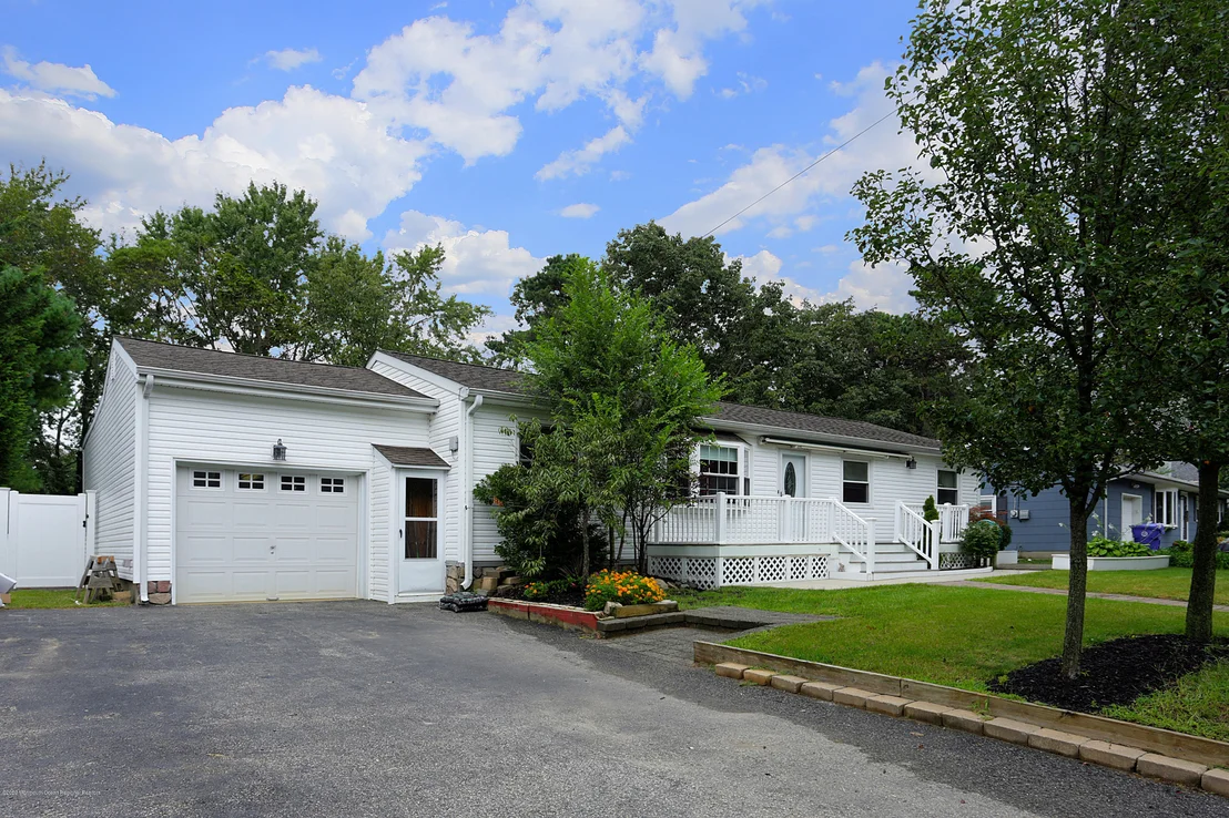 Photo of 188 Arizona Drive