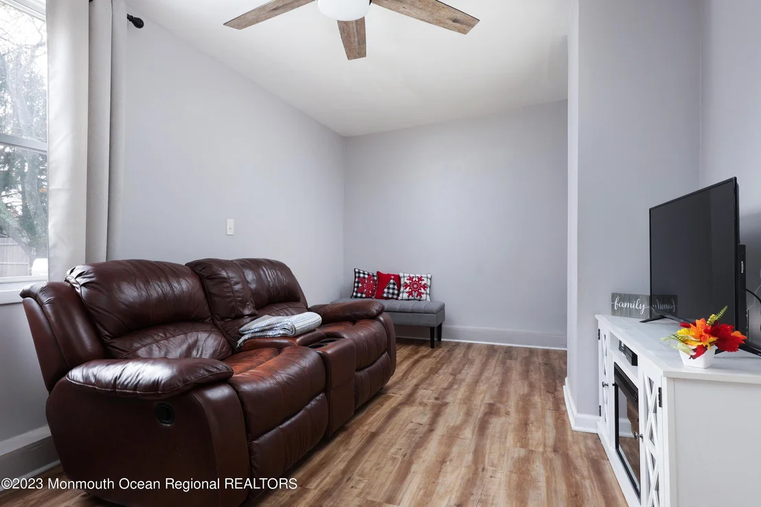 Photo of 214 Orangewood Drive