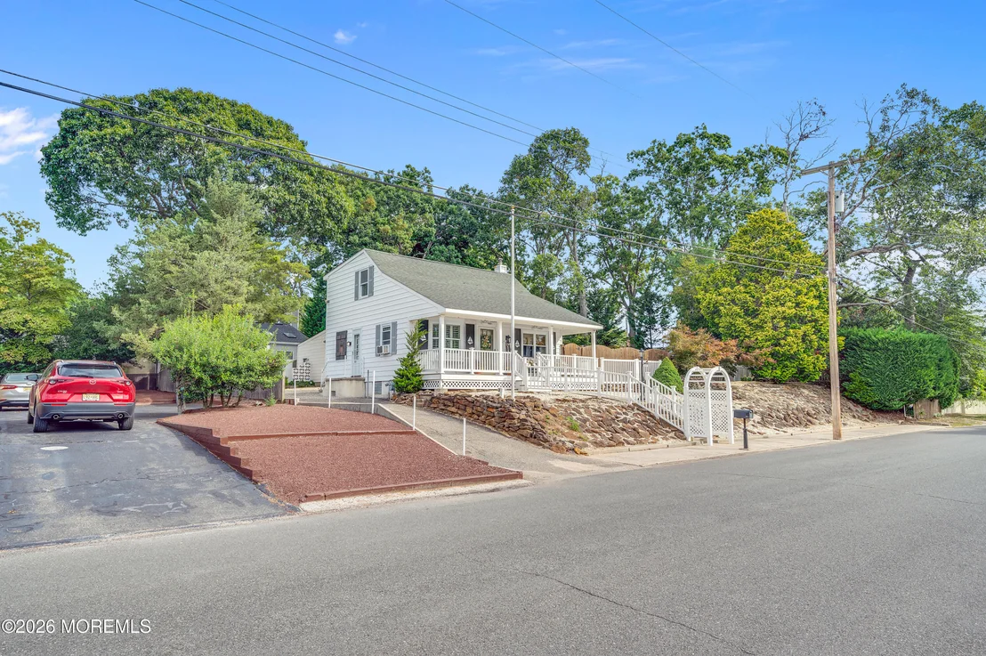 Photo of 157 17th Avenue