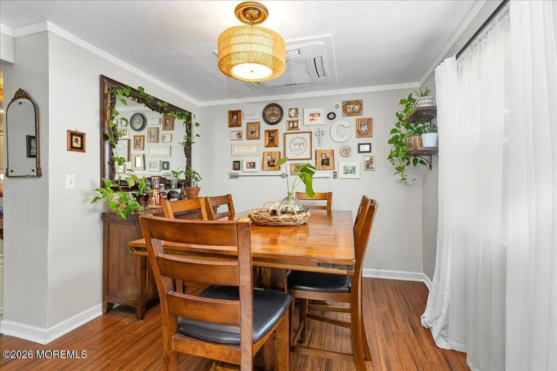 Photo of 48 Cresci Boulevard