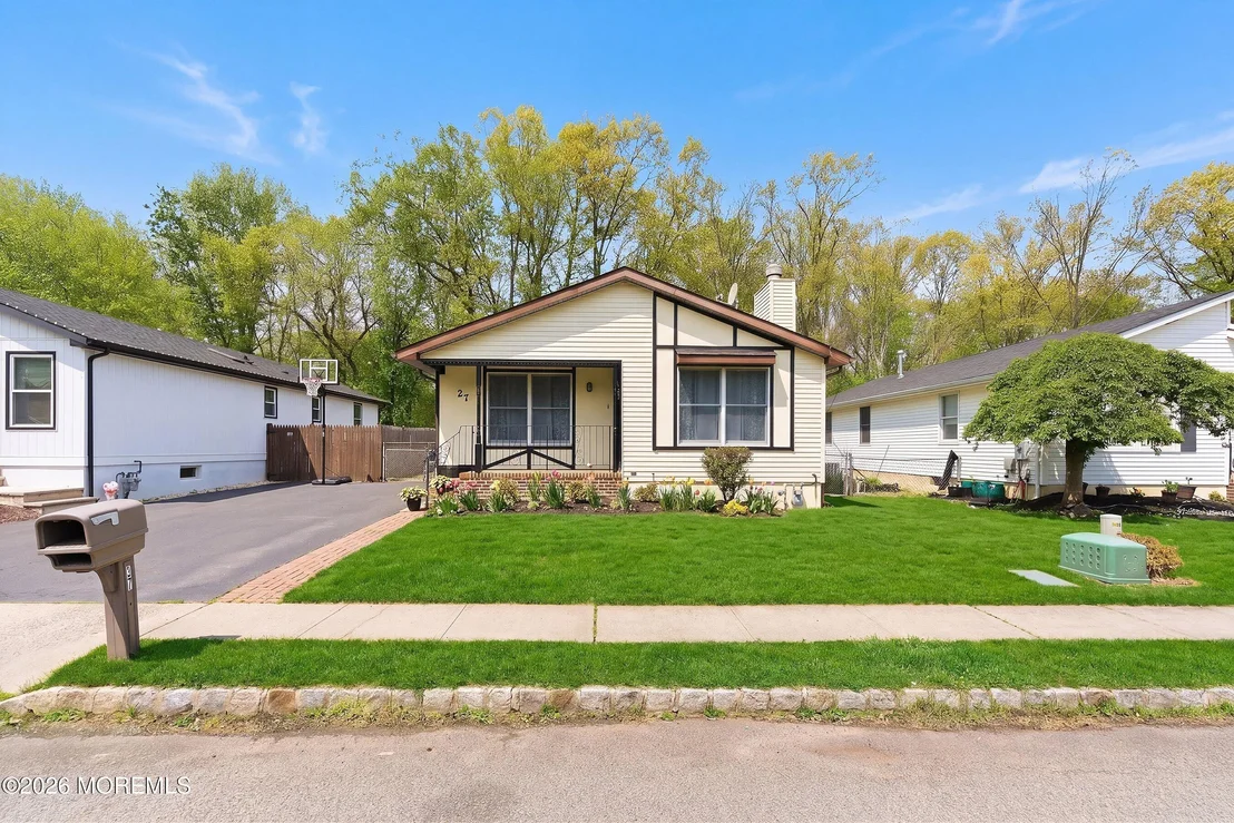 Photo of 27 Brookview Lane