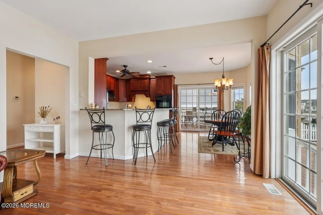 Photo of 232 Montclair Road S