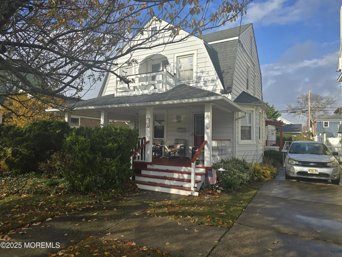 Photo of 214 5th Avenue