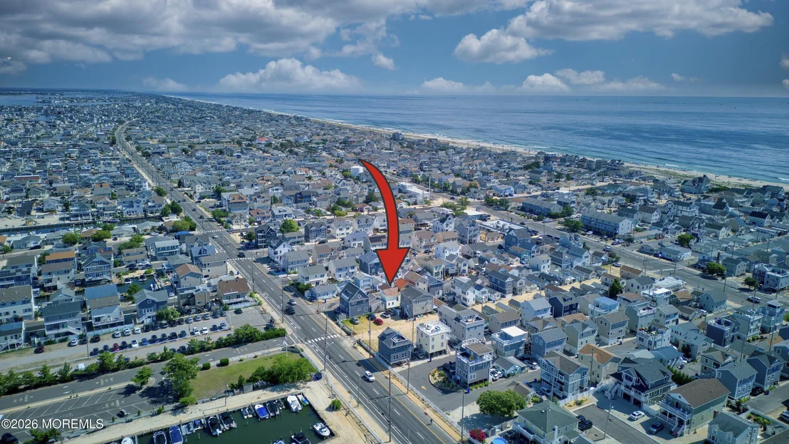 Photo of 46 W Rutherford Lane