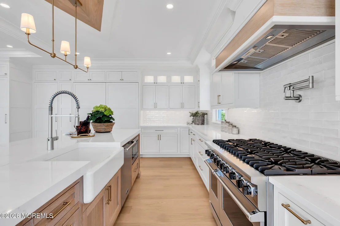 Photo of 153 Pershing Boulevard
