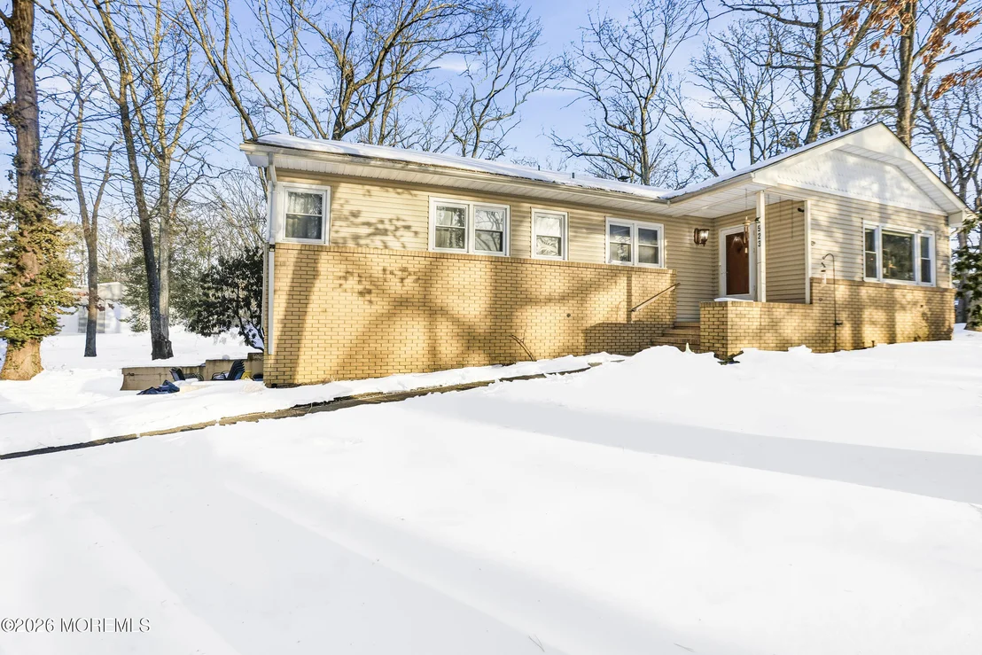 Photo of 523 Cerrina Road