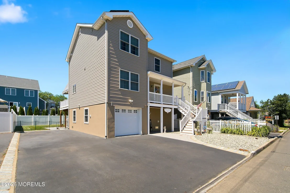 Photo of 910 5th Street