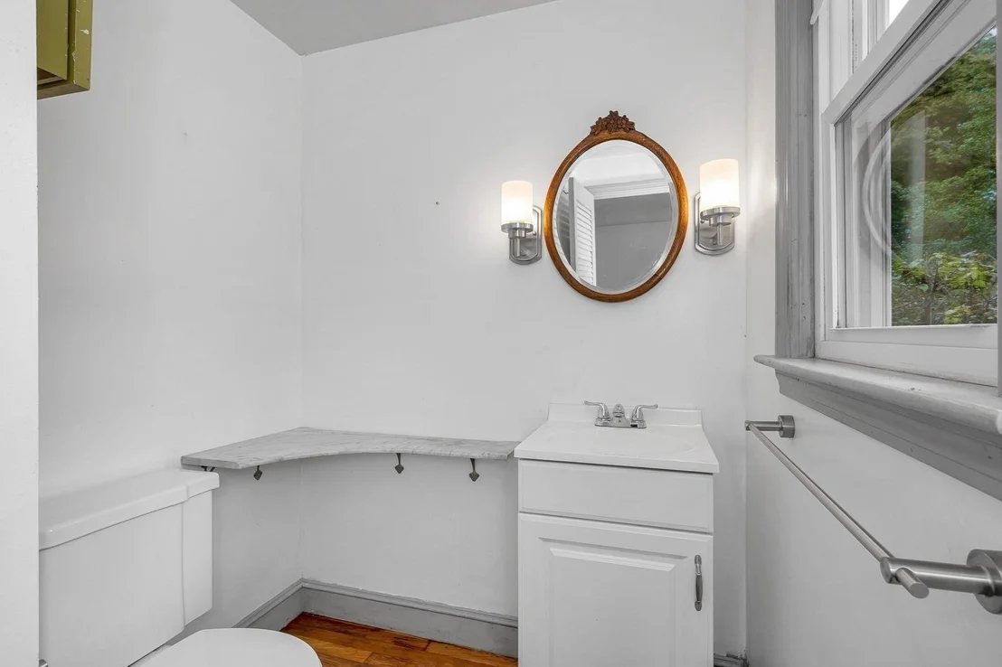 Photo of 16 Central St