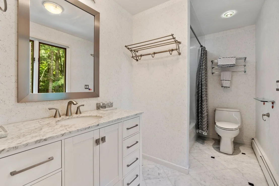 Photo of 40 Grand Hill Dr