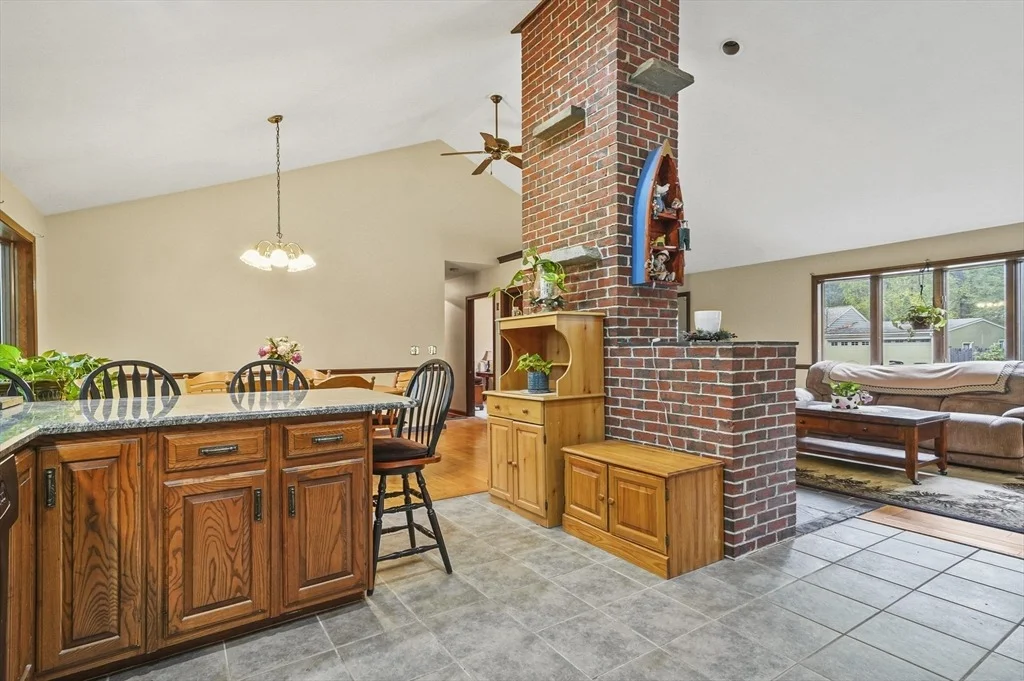 Photo of 28 Beacon Street