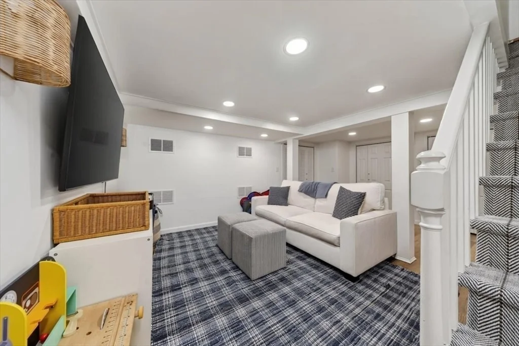 Photo of 14 Bradley Woods Dr