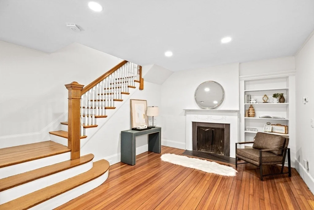 Photo of 90 Brook St