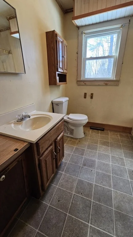 Photo of 749 Old North Road