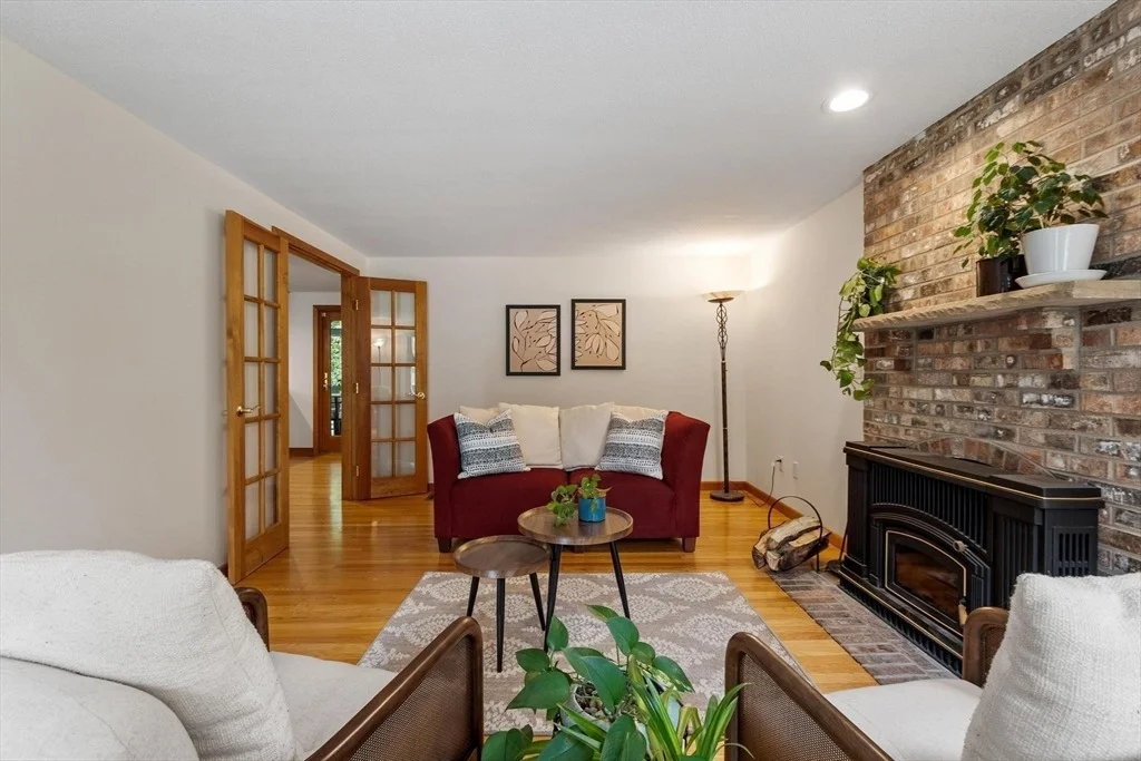 Photo of 6 Baywoods Dr