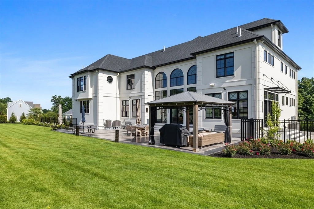 Photo of 19 Bridle Spur Ln