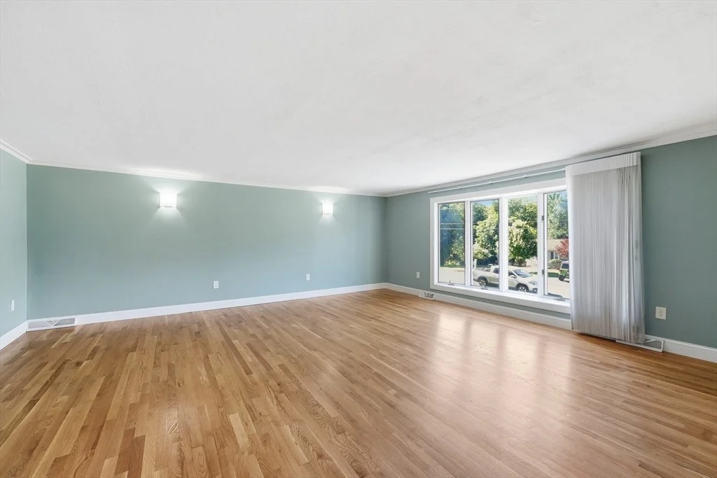 Photo of 9 Pine Dr