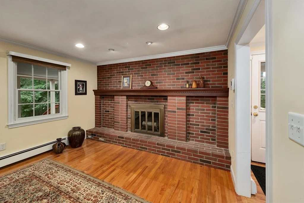 Photo of 76 Parsonage Ln