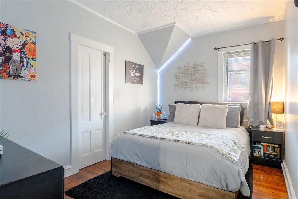 Photo of 8 Gladding Pl