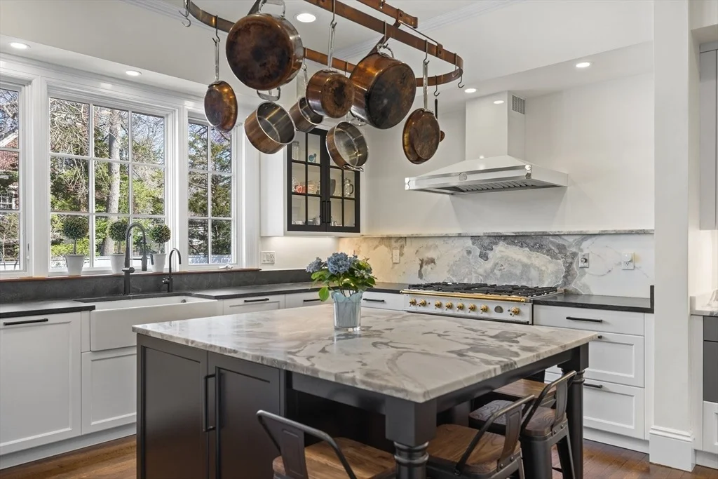 Photo of 355 Buckminster Road