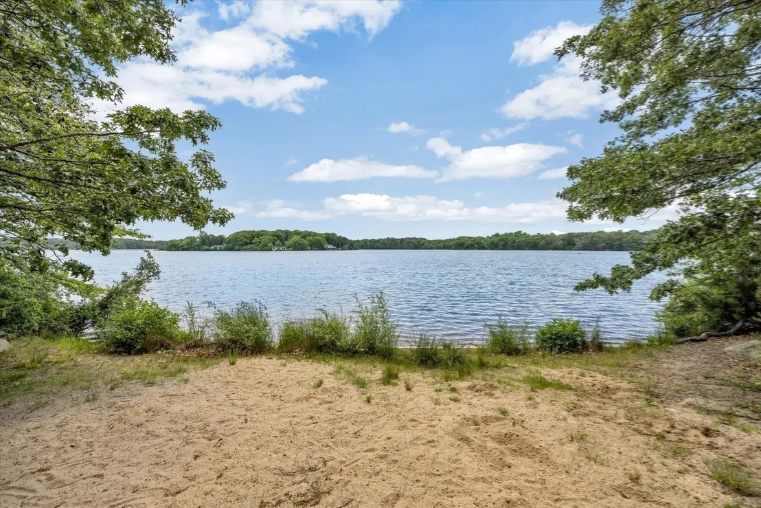 Photo of 11 Santuit Pond Rd