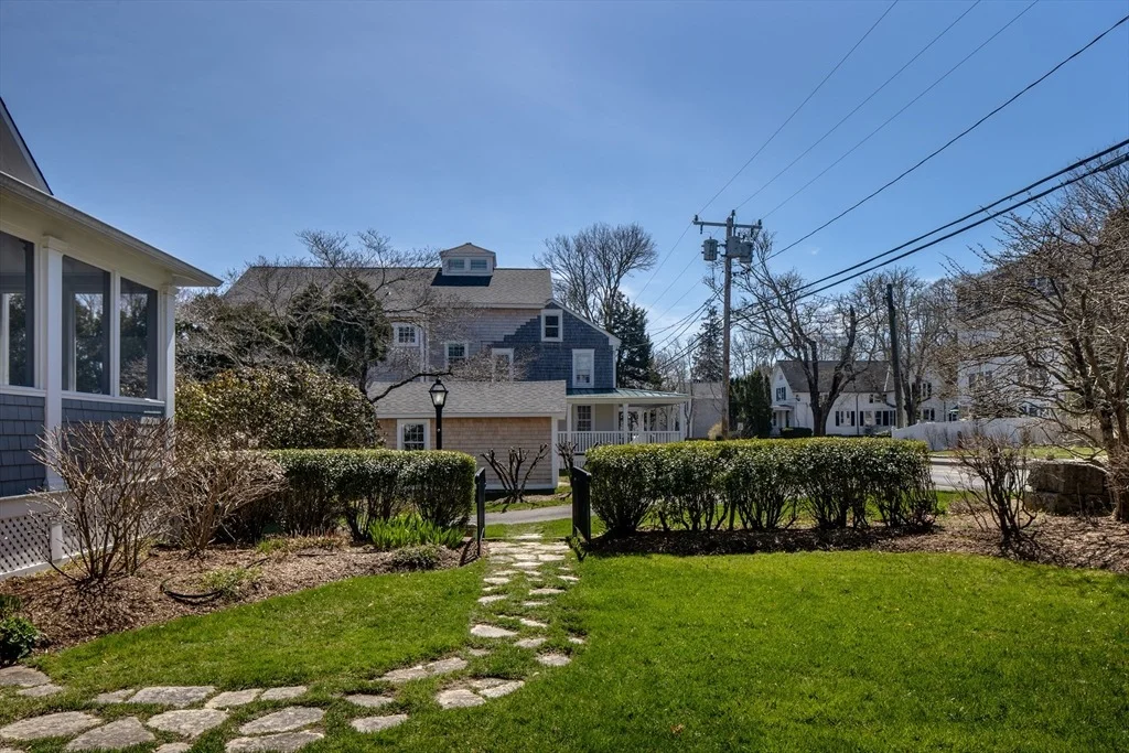 Photo of 329 Front St