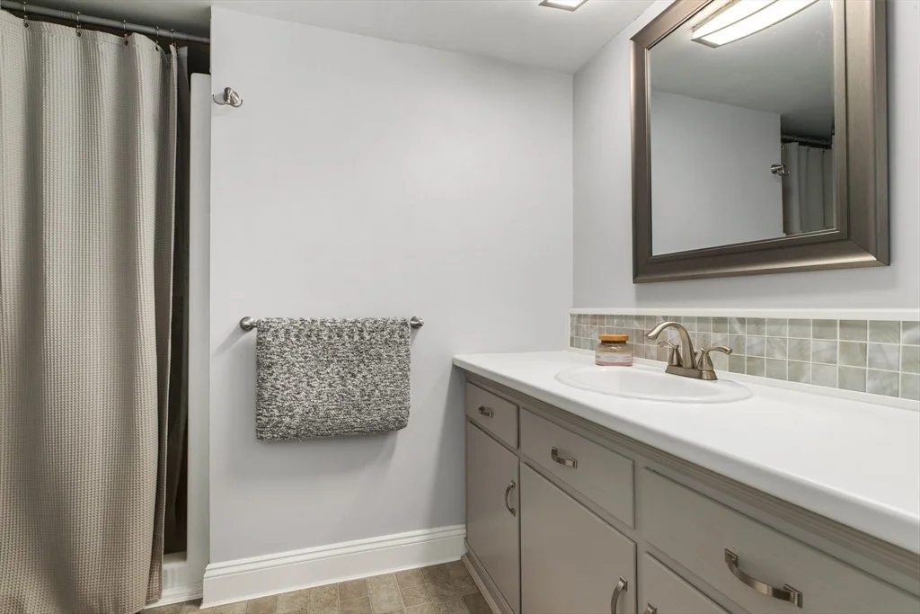 Photo of 21 Simpson Ave