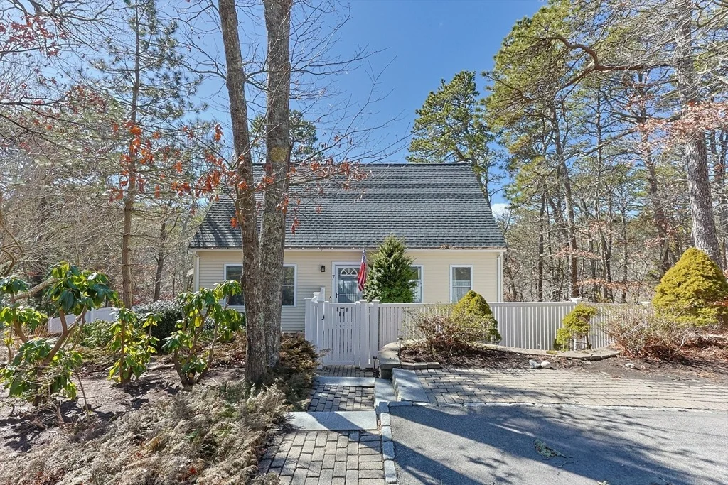 Photo of 7 Santuit Pond Rd