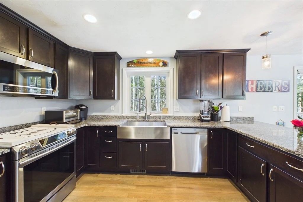 Photo of 987 Dighton Woods Cir