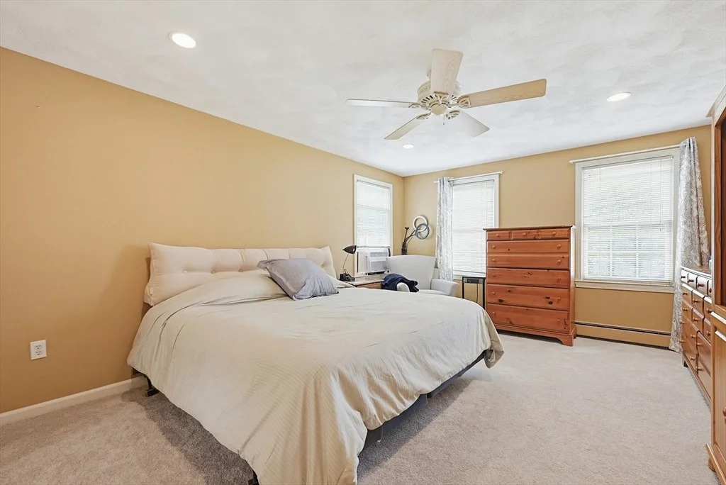 Photo of 37 Jillson Cir