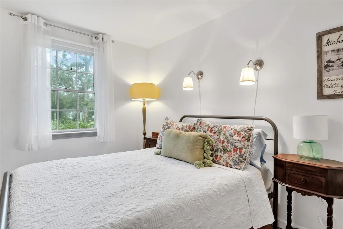 Photo of 8 Golf Link Cir