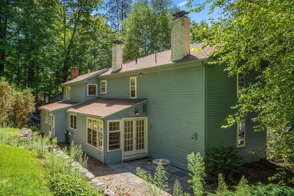 Photo of 495 Edmands Rd