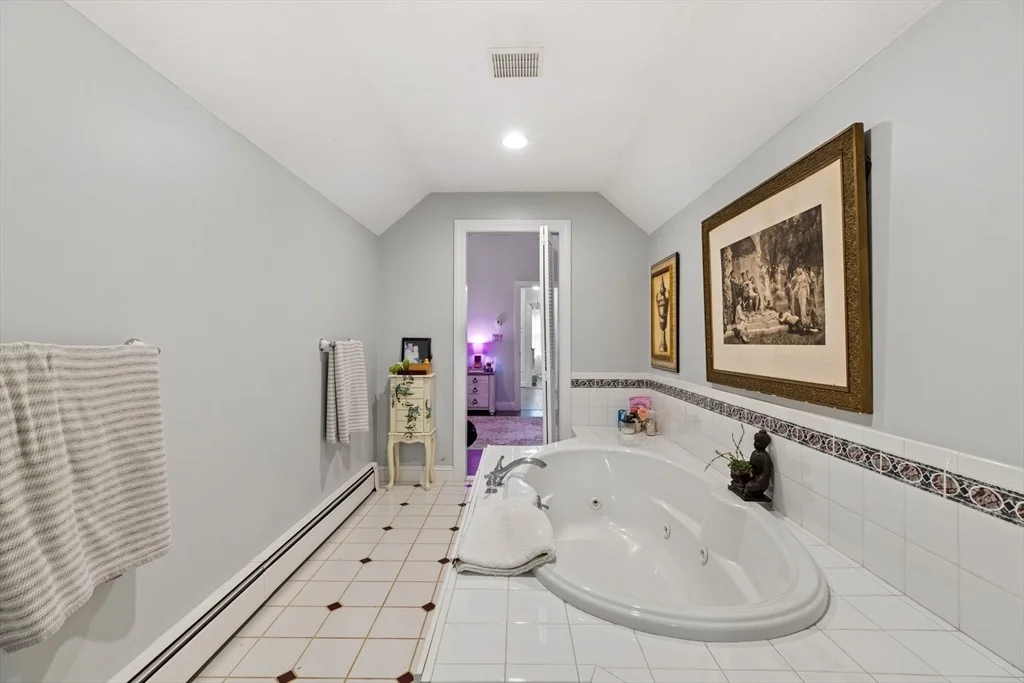 Photo of 566 Mendon Rd