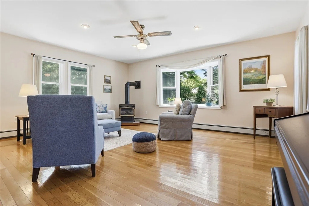Photo of 47 Bingham Ave