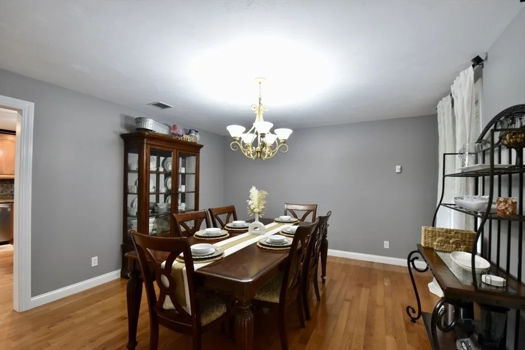 Photo of 5 White Birch Dr
