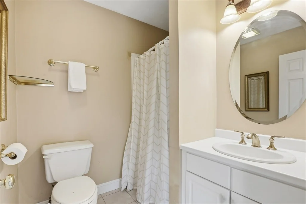 Photo of 4 Farnham Circle