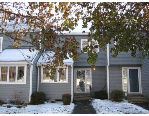 Photo of Unit 802 at 31 Blithewood Ave