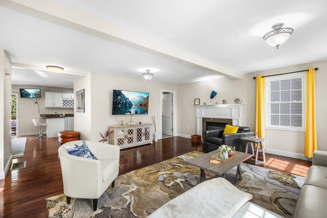 Photo of 10 Egan Ave