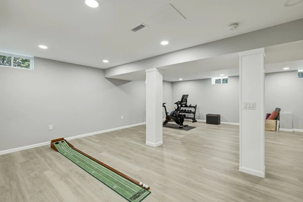 Photo of 12 Crystal Ln