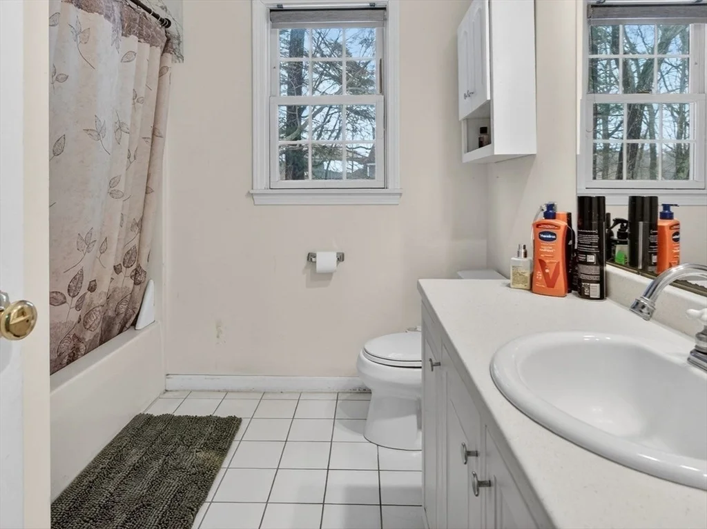 Photo of Unit 1 at 1 Knowlton Circle