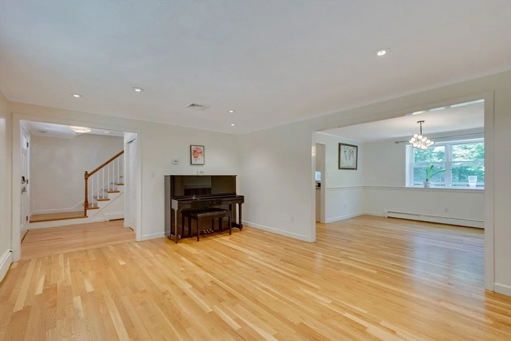 Photo of 369 Dedham Ave