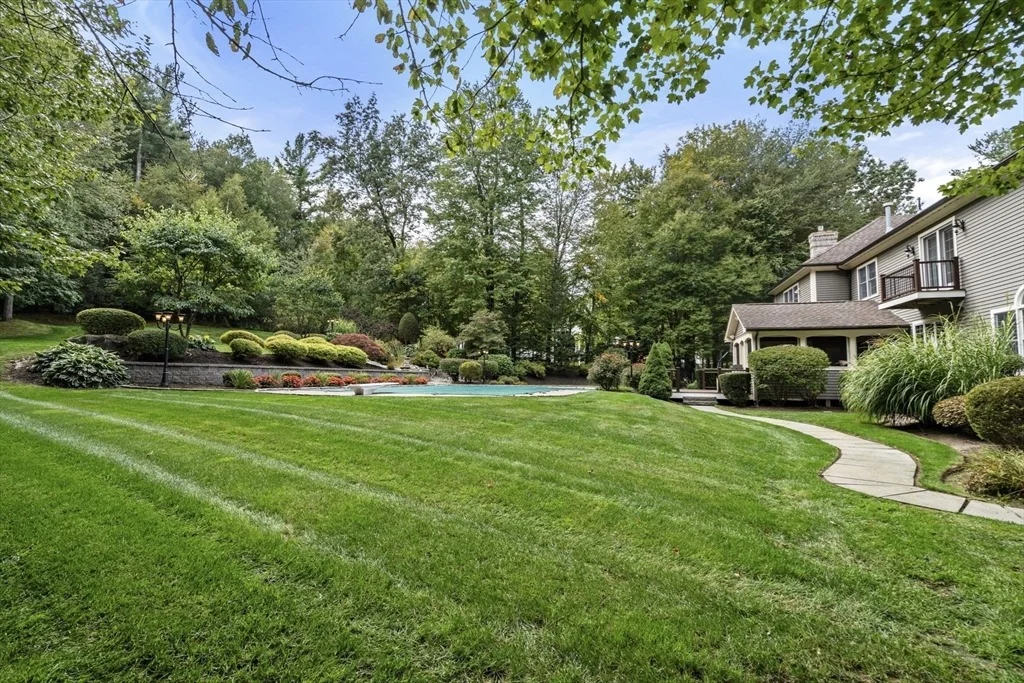 Photo of 253 Cranbrook Dr